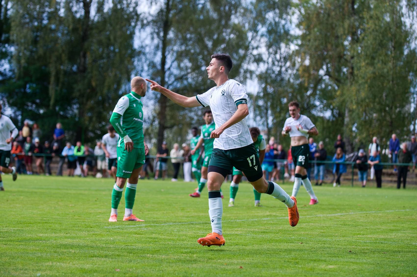 Gólová oslava hráče v jabloneckém dresu