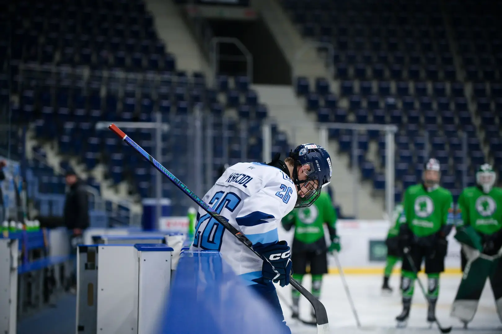 Hráč vstupuje na led